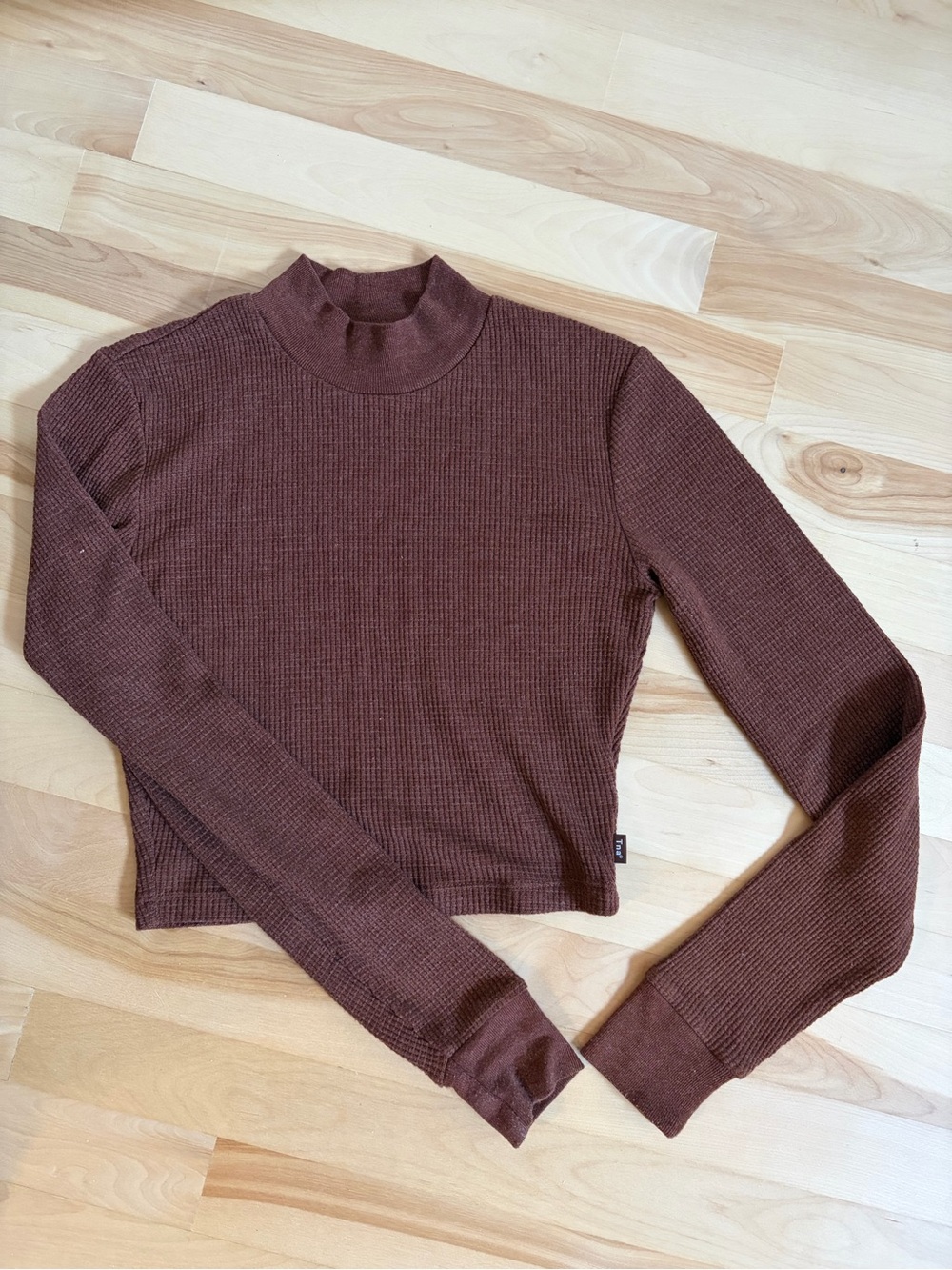 Tna Cropped waffle mock neck long sleeve top in deep rust XS